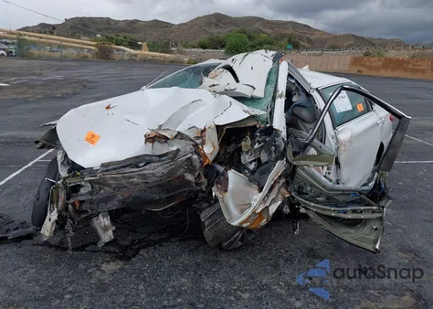 2016 Toyota Camry Xle V6 z USA, uszkodzony, nr VIN 4T1BK1FK6GU576241